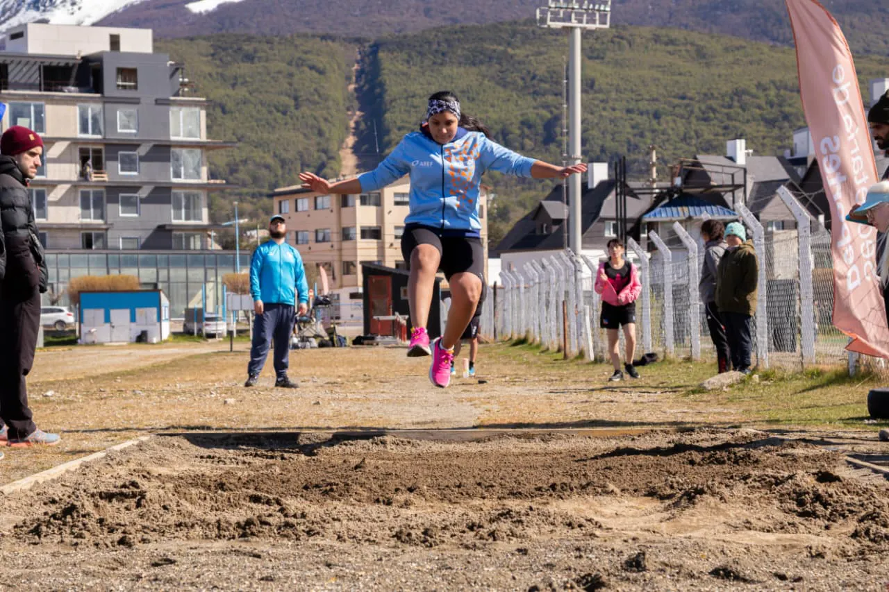 photo_5143519226306956442_y