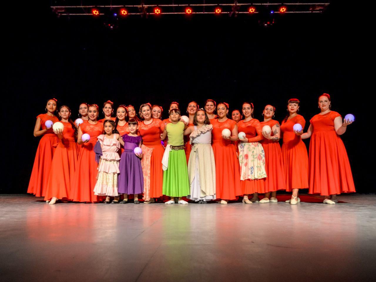 photo_4947665414775745843_y