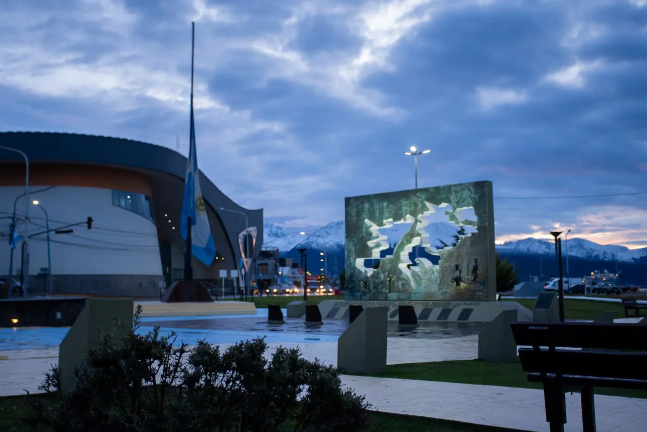 photo_5033082684980267859_y