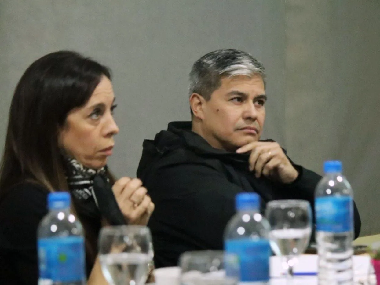 photo_5021772854970134815_y