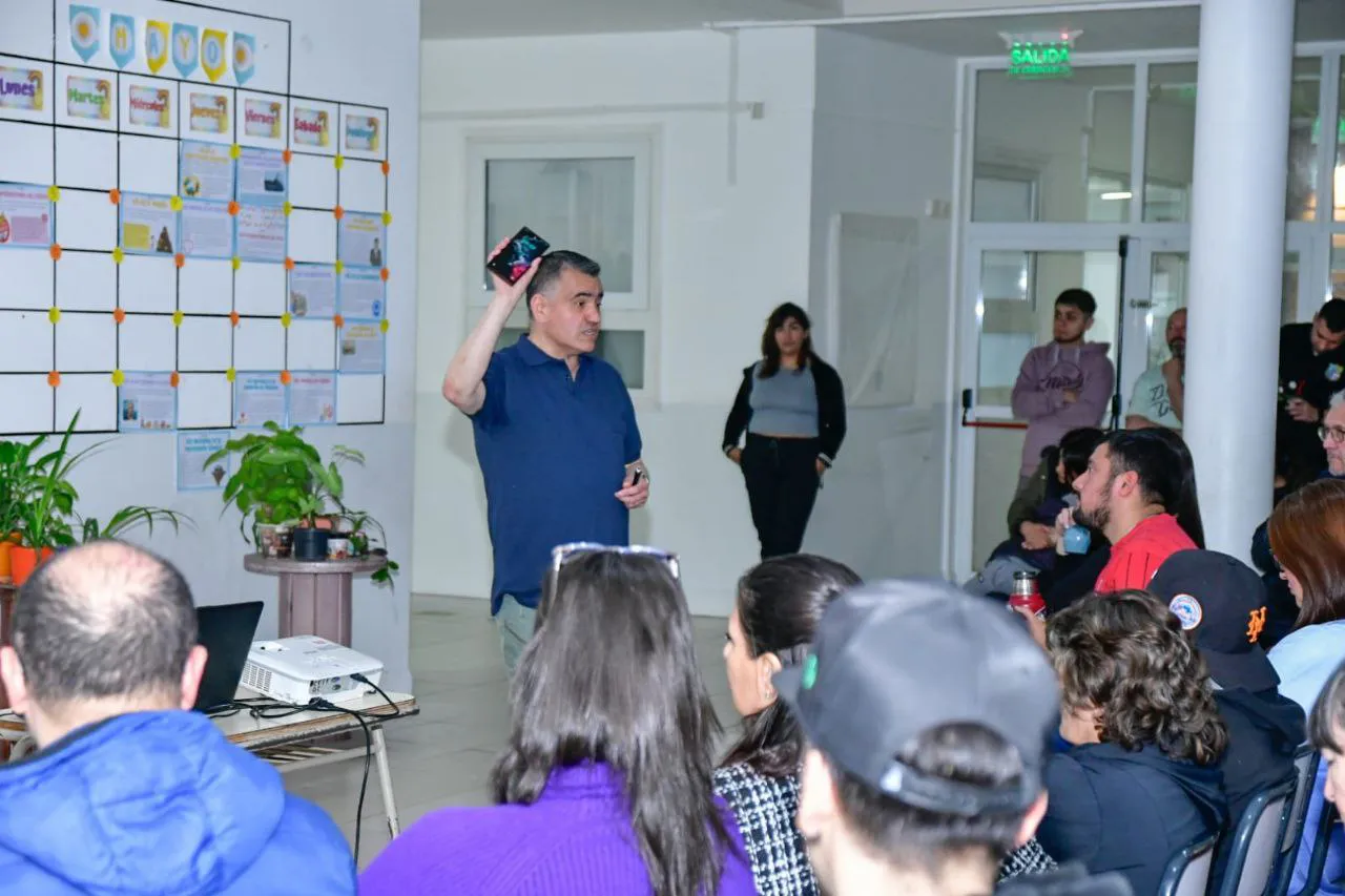 photo_4967843231261896649_y