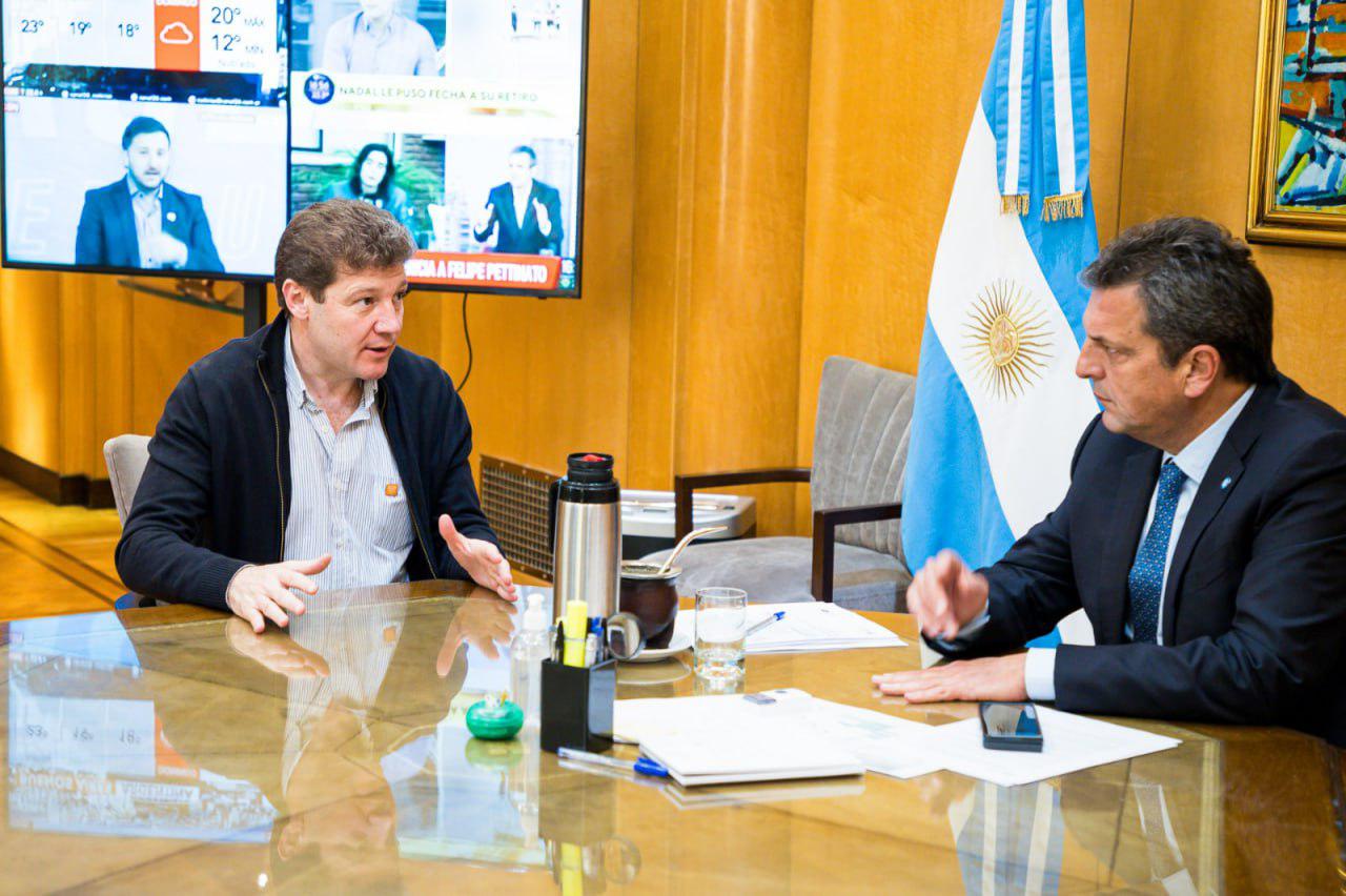 photo_5132024588149041902_y