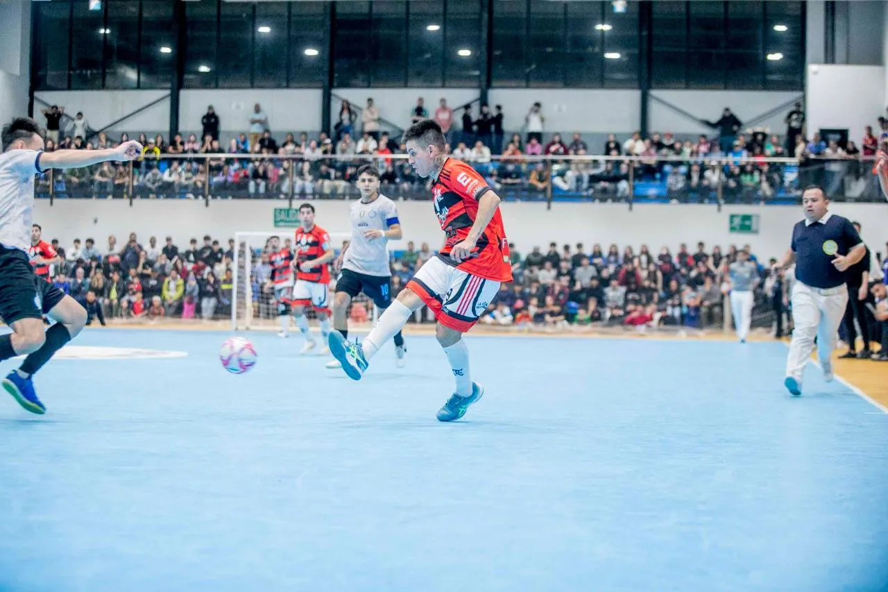 photo_4981258561610952906_y