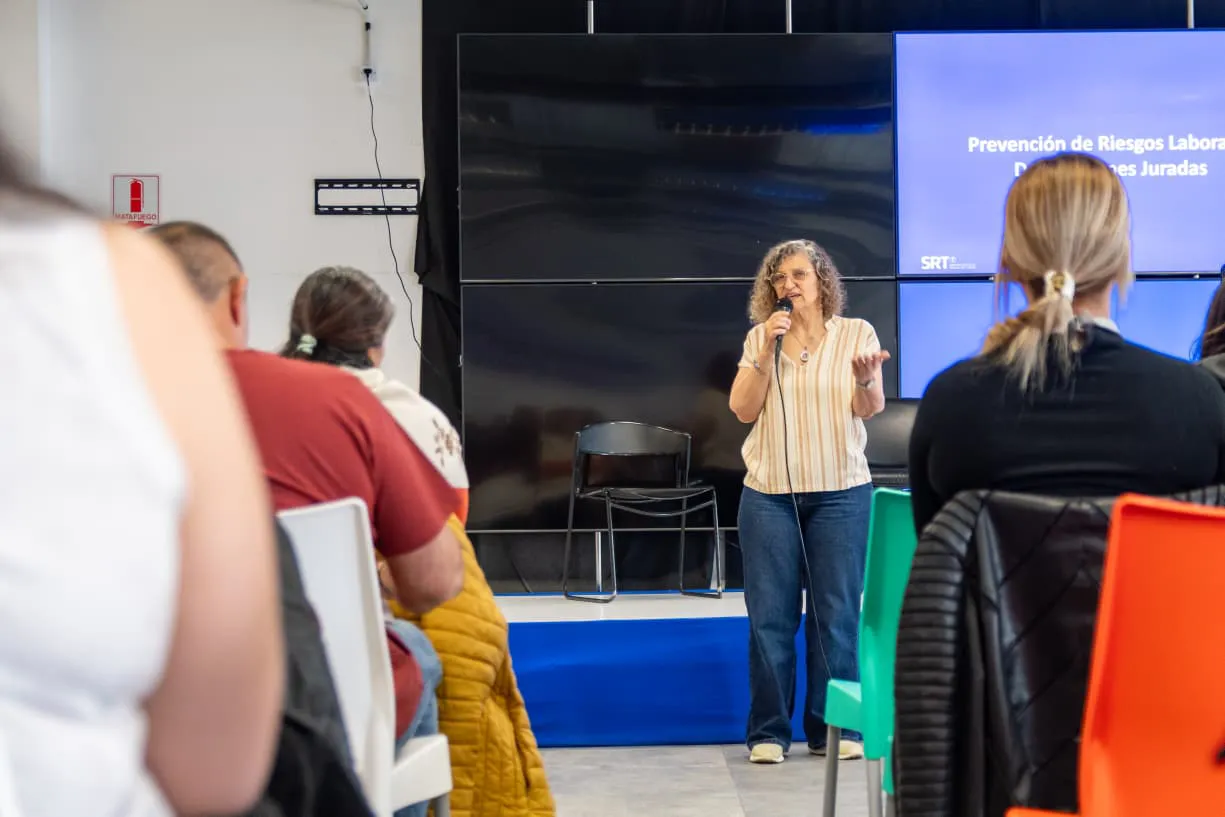 photo_4911509349289626391_y