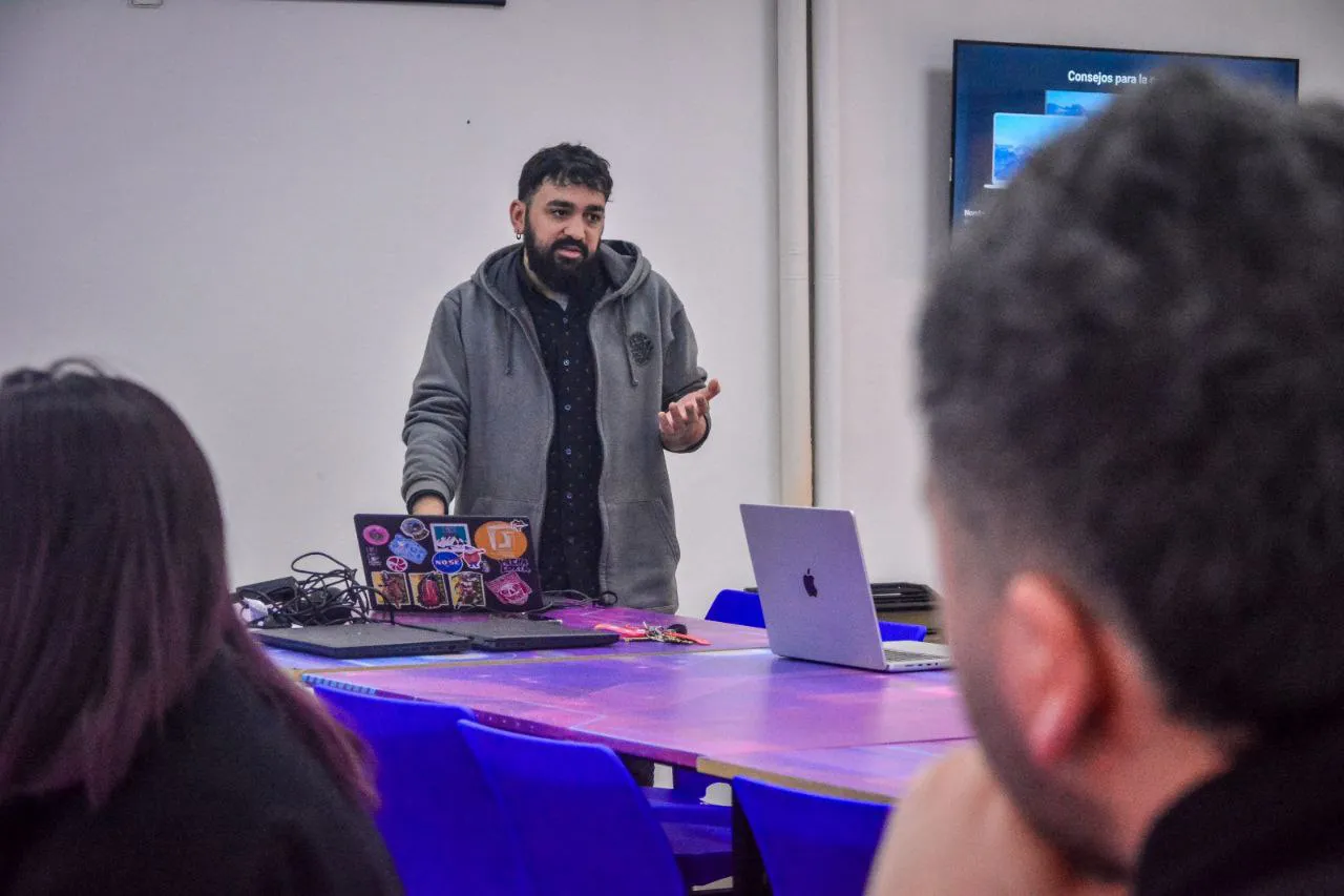 photo_5118794585638809951_y