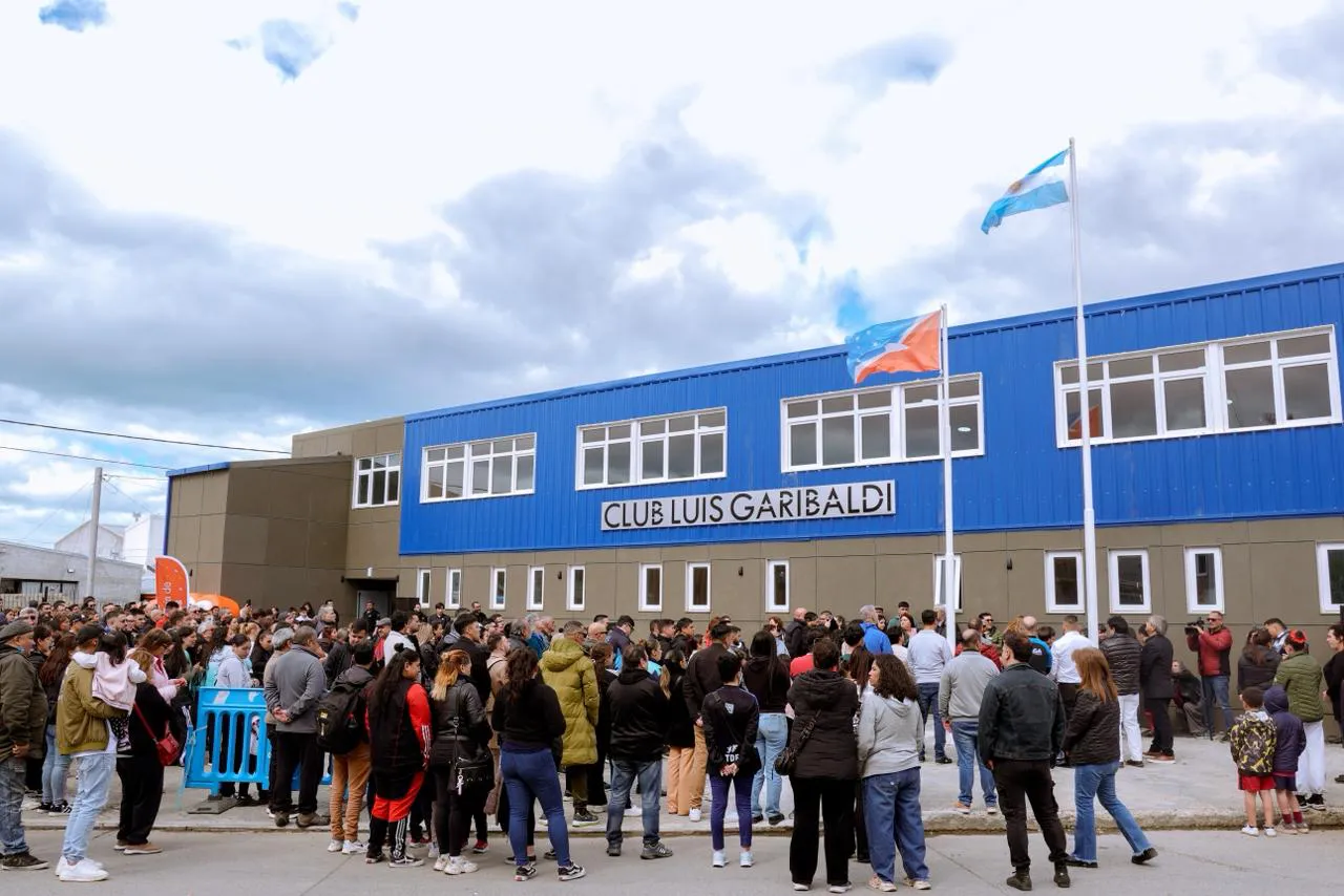 photo_4974348015070022544_y