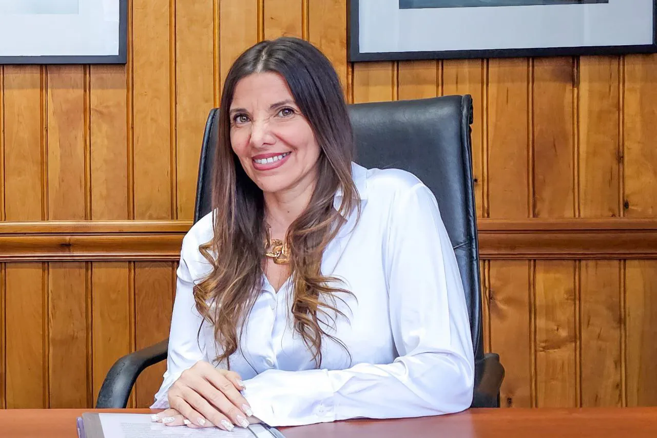 photo_5091835501123579383_y