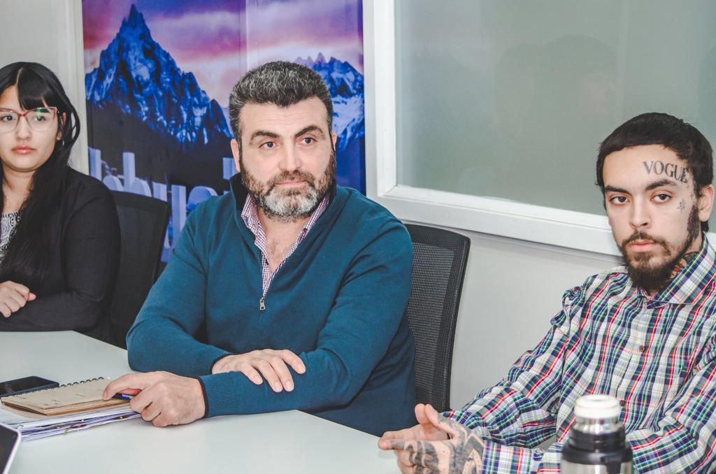 photo_4929383225055357717_y