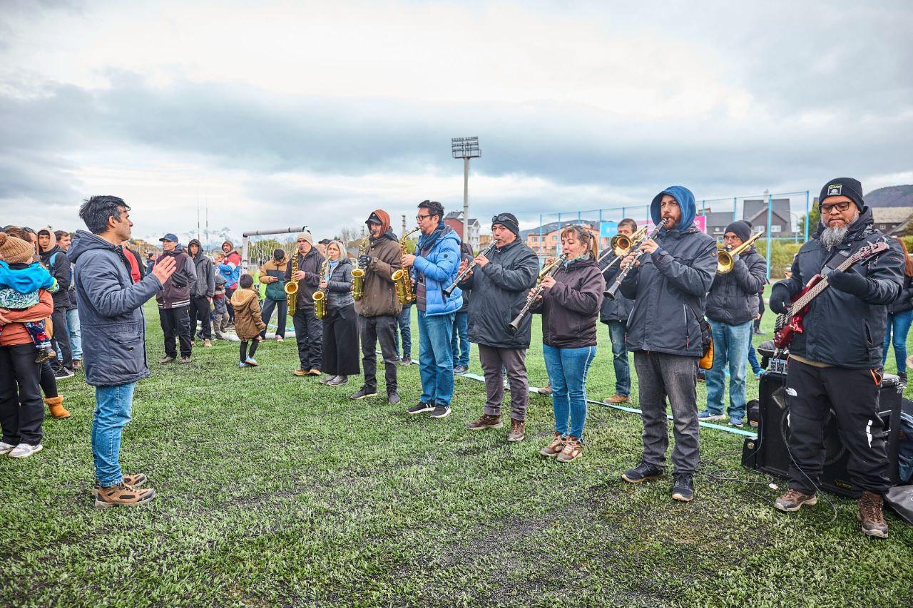 photo_5044317005162851624_y