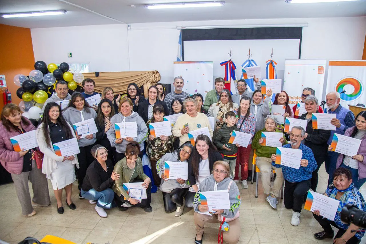 photo_4947281281494485843_y