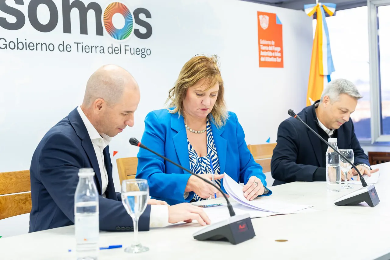 photo_4978776087693733482_y