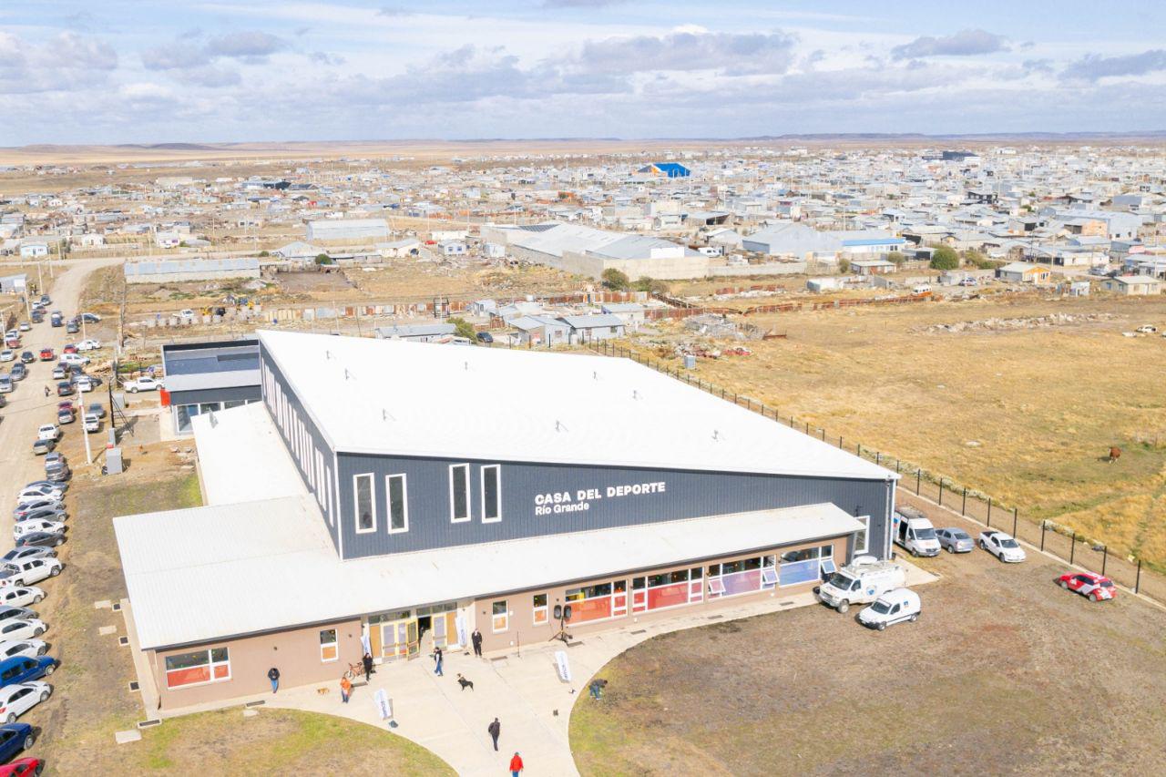 photo_4927389621495638944_y