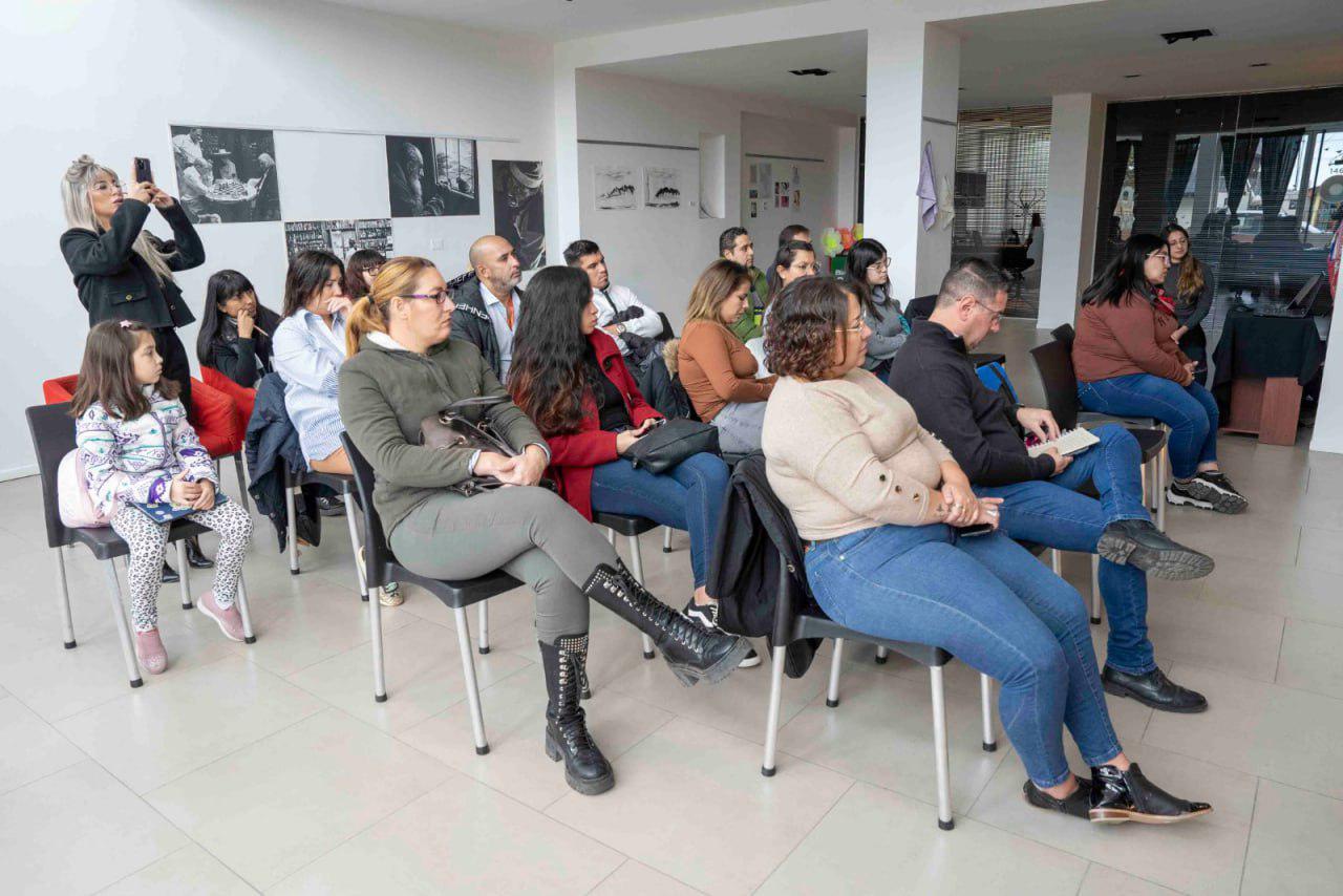 photo_4931746307471682679_y