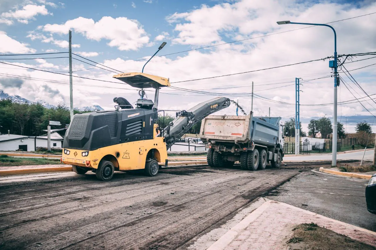 photo_4945471429516832101_y