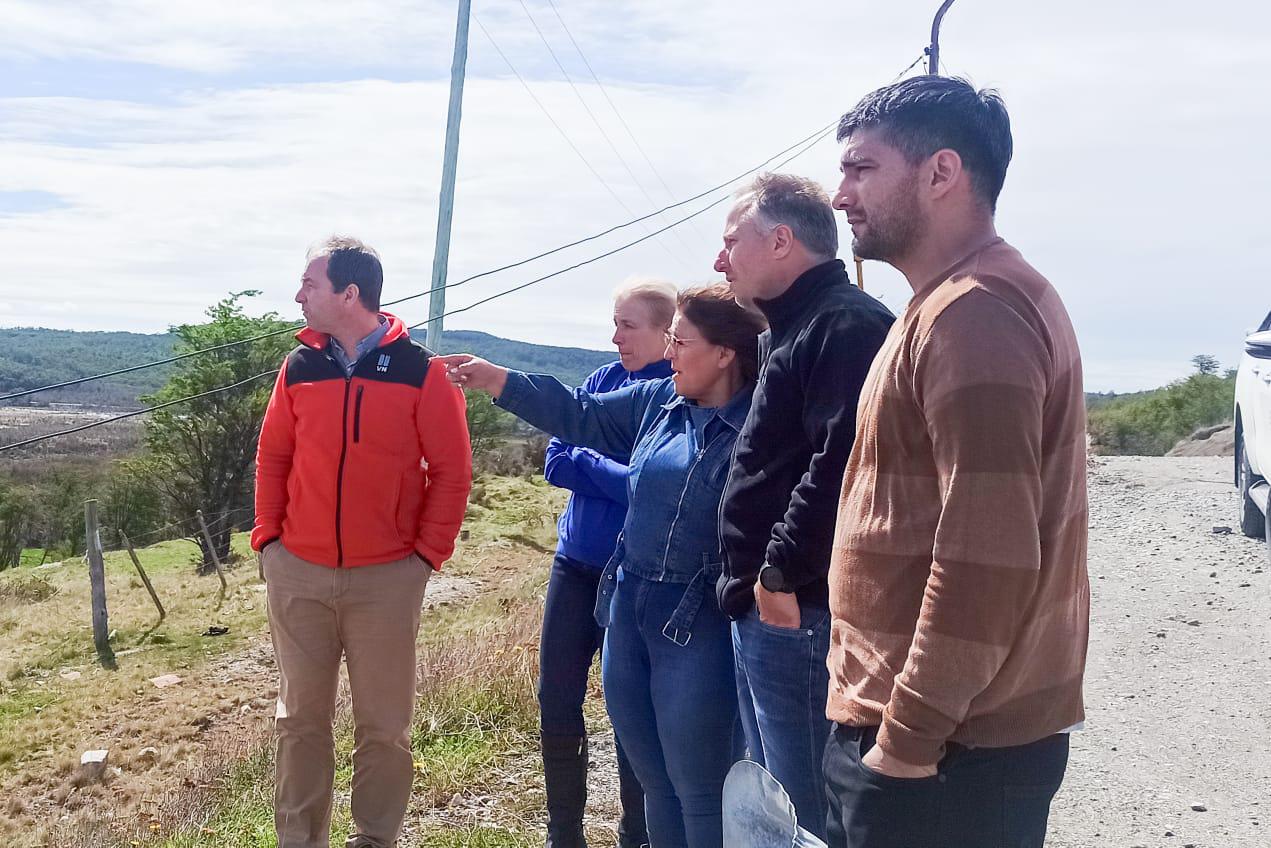 photo_5075763527343516548_y