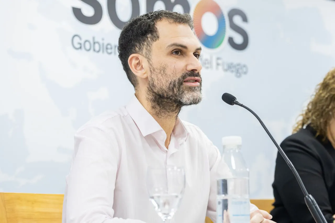 photo_5111958488060988382_y