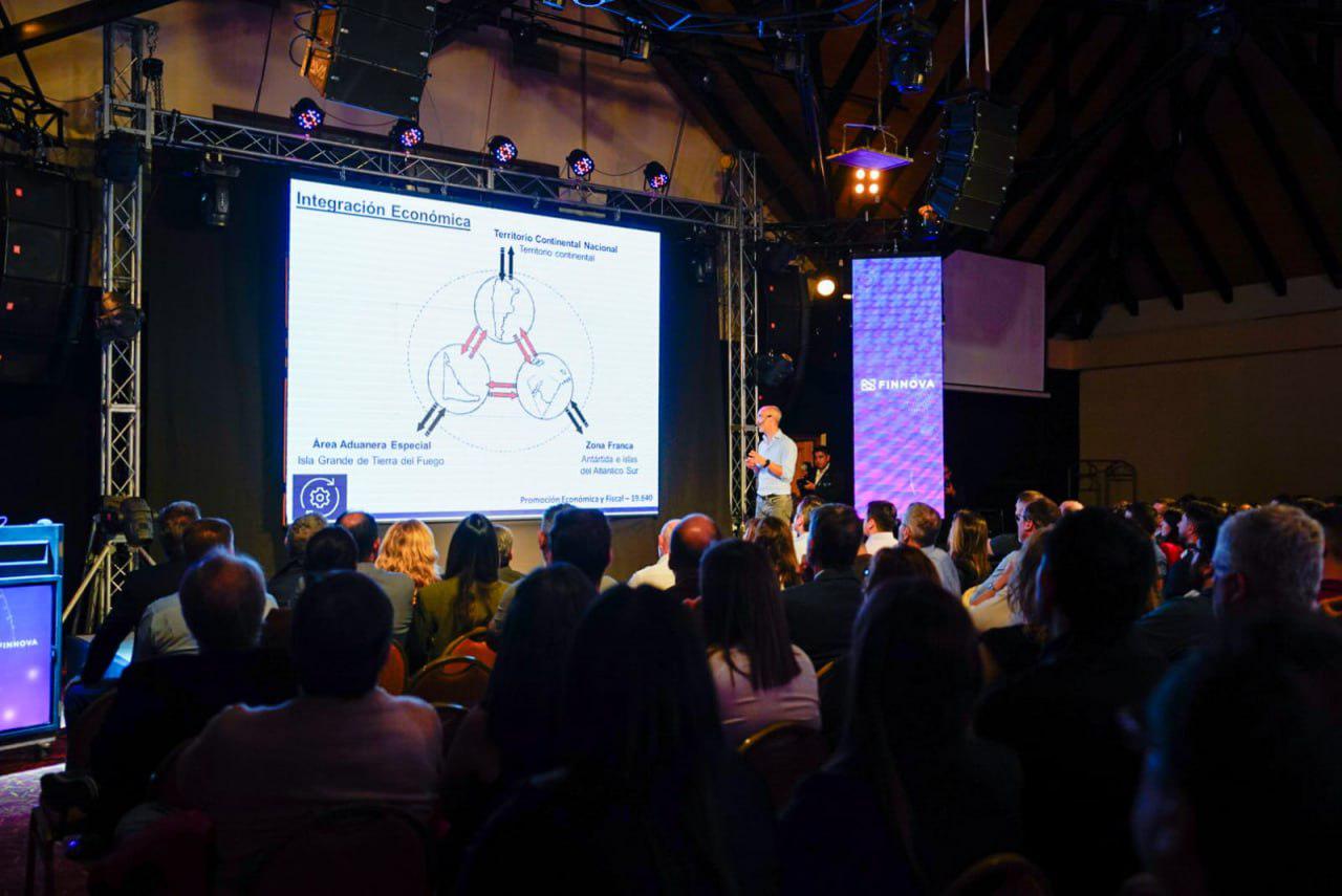 photo_4997186456418102187_y