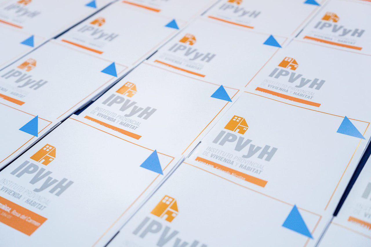 photo_5172739705589050579_y