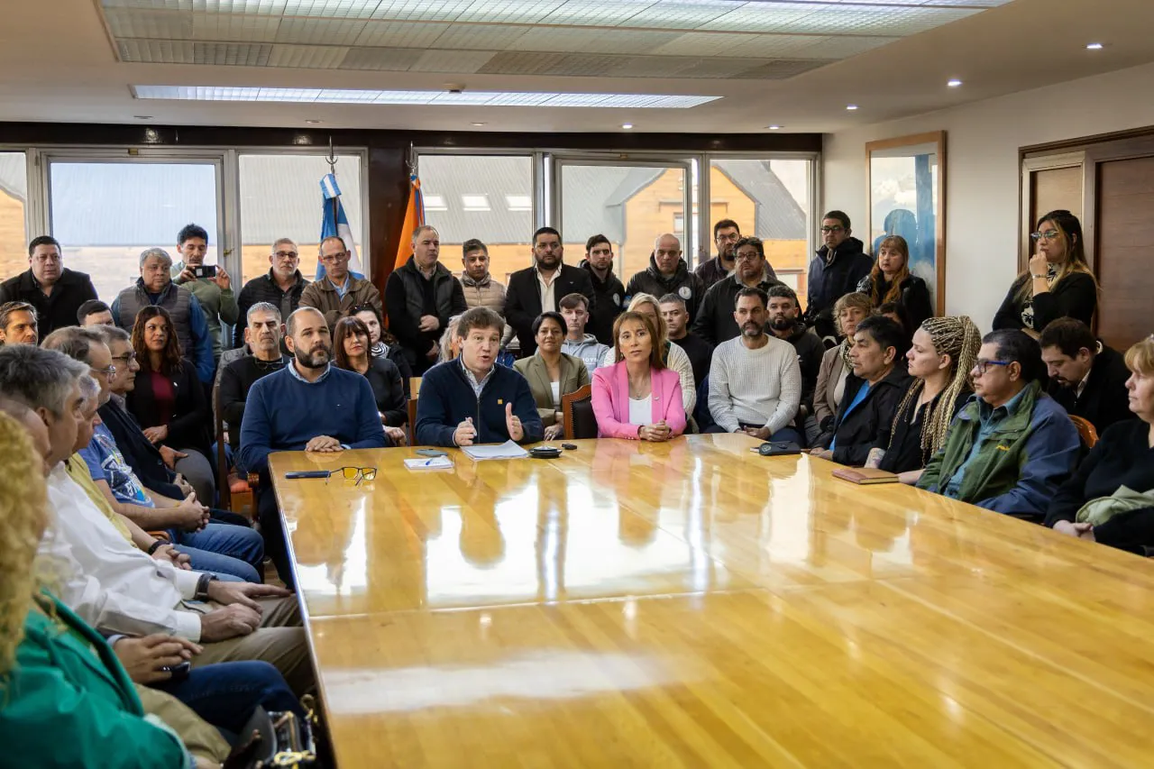 photo_5044210107721821948_y