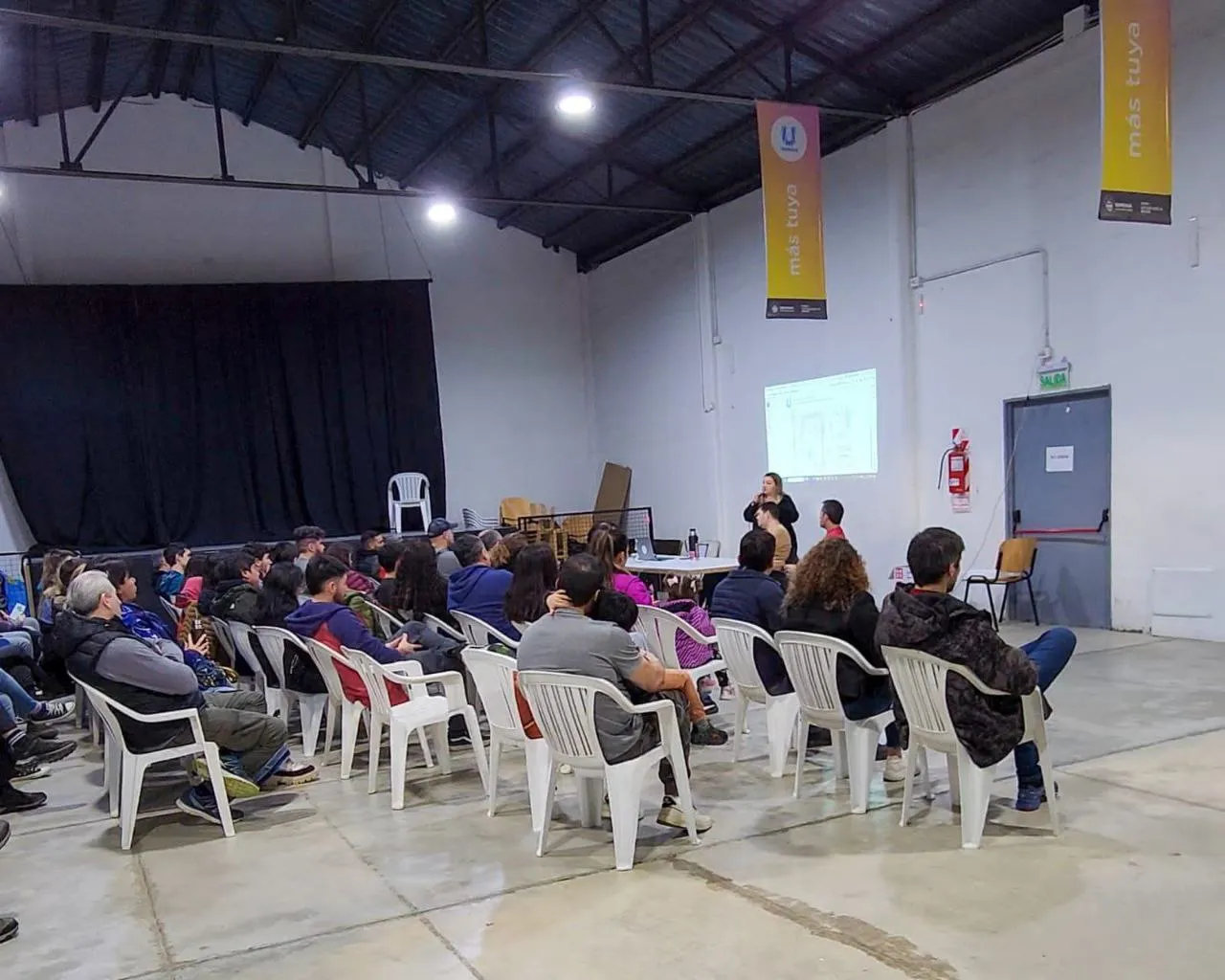 photo_5139149380547357966_y