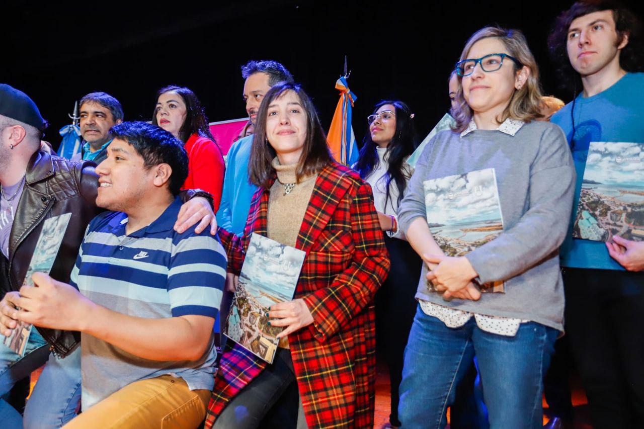 photo_4920738448025955438_y