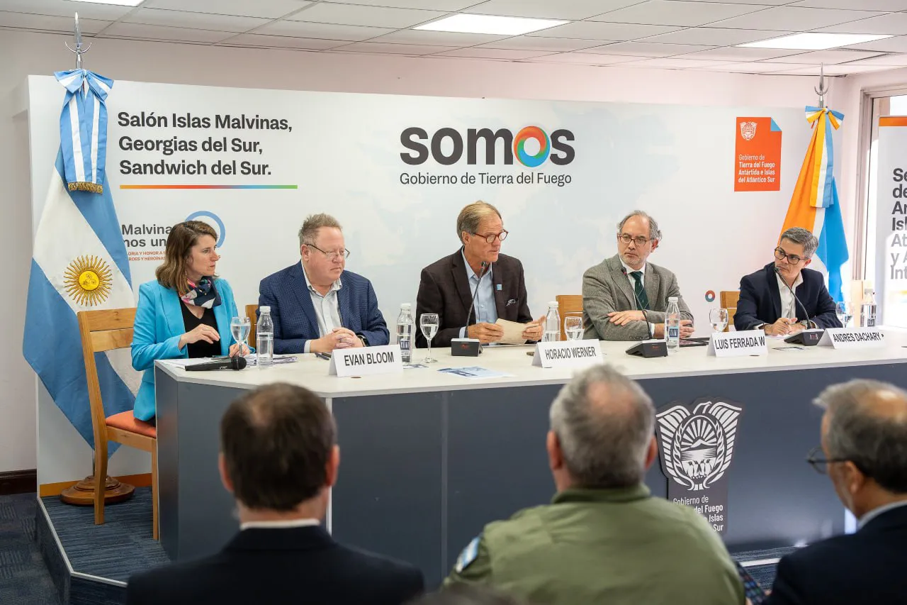 photo_4969833261412584225_y