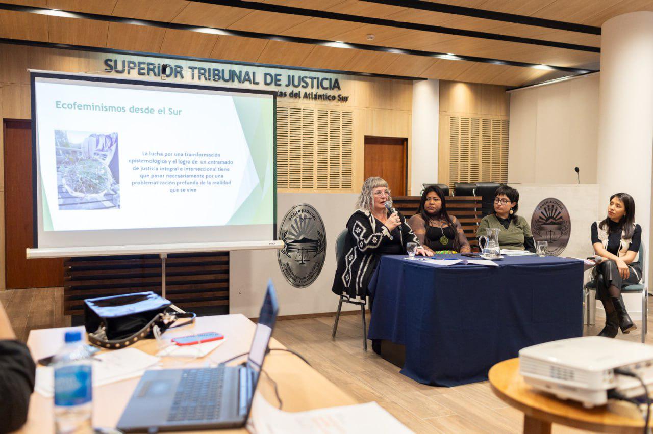 photo_5118805748258811319_y